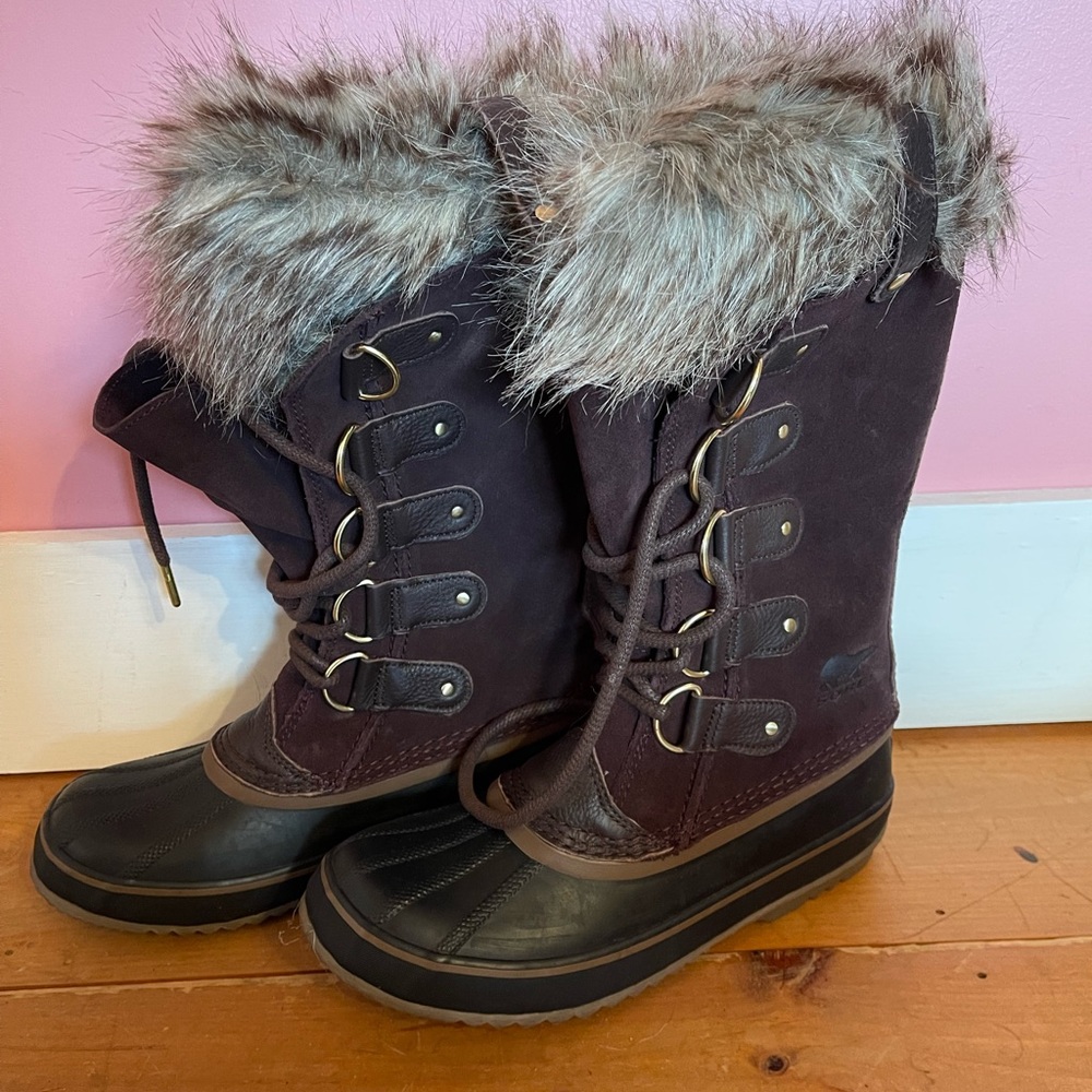 SOREL tall tie up faux-fur winter boots (style: Joan of arctic) size 9